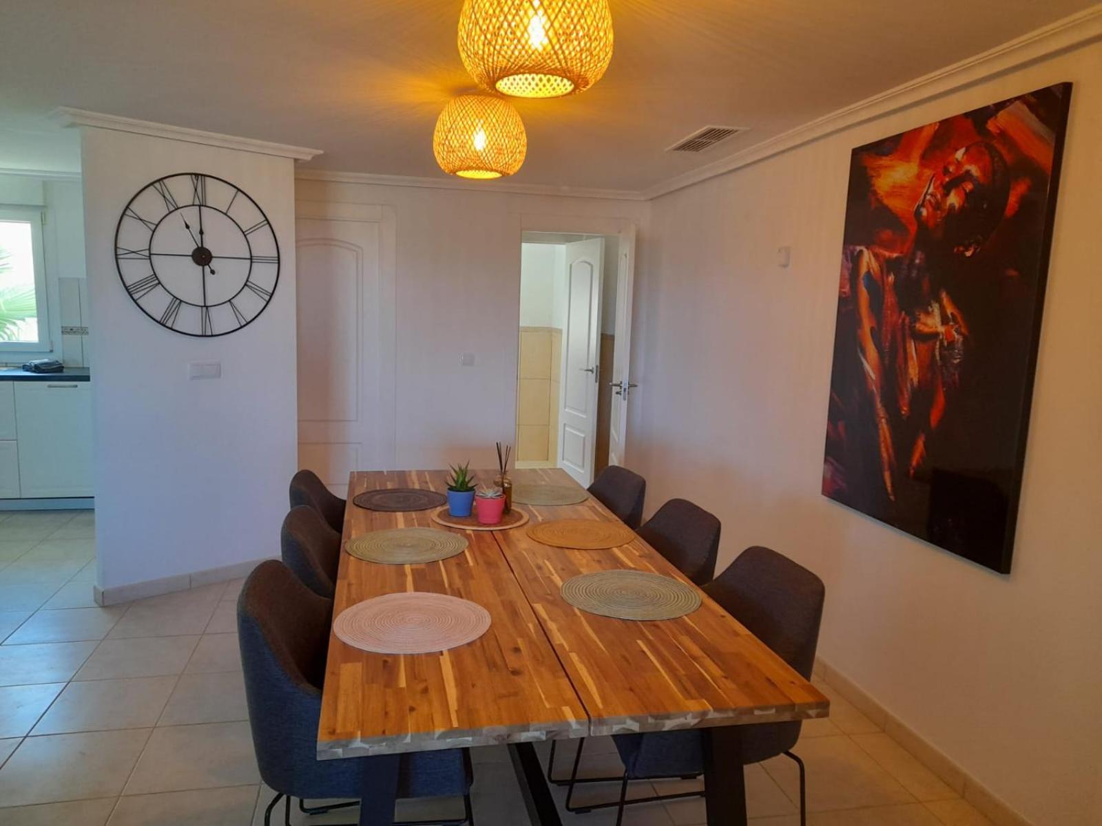 Beautiful Enjoy, With A Shared Pool Appartement *